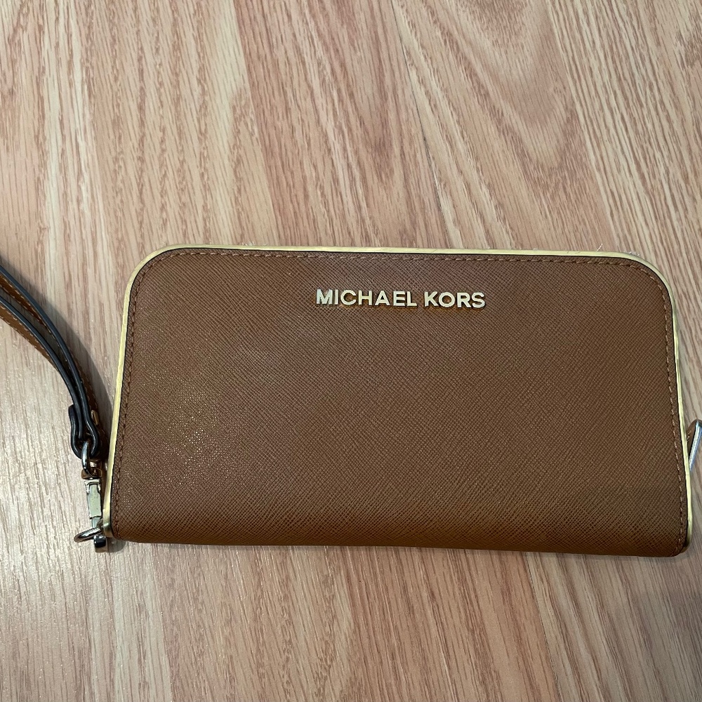 Michael Kors Wristlet Wallet